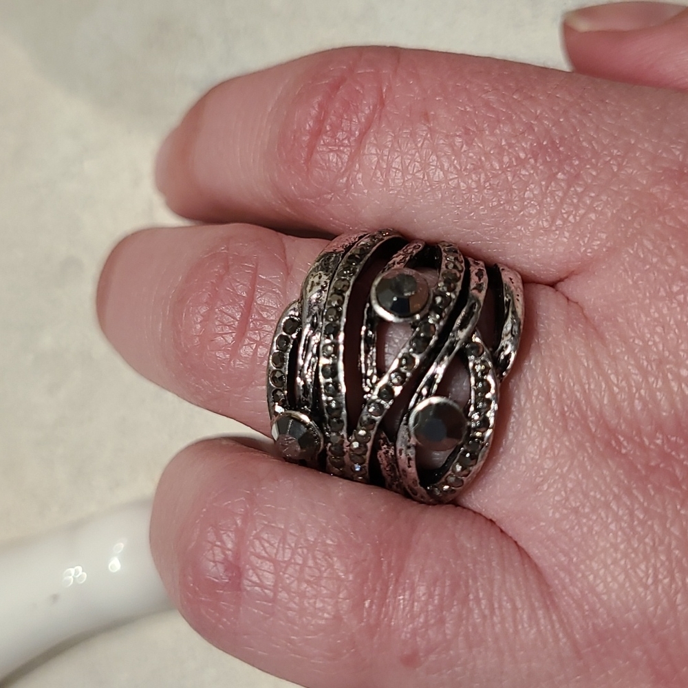 RIng size 7. Fun ring. Very comfortable to wear, especially under gloves.